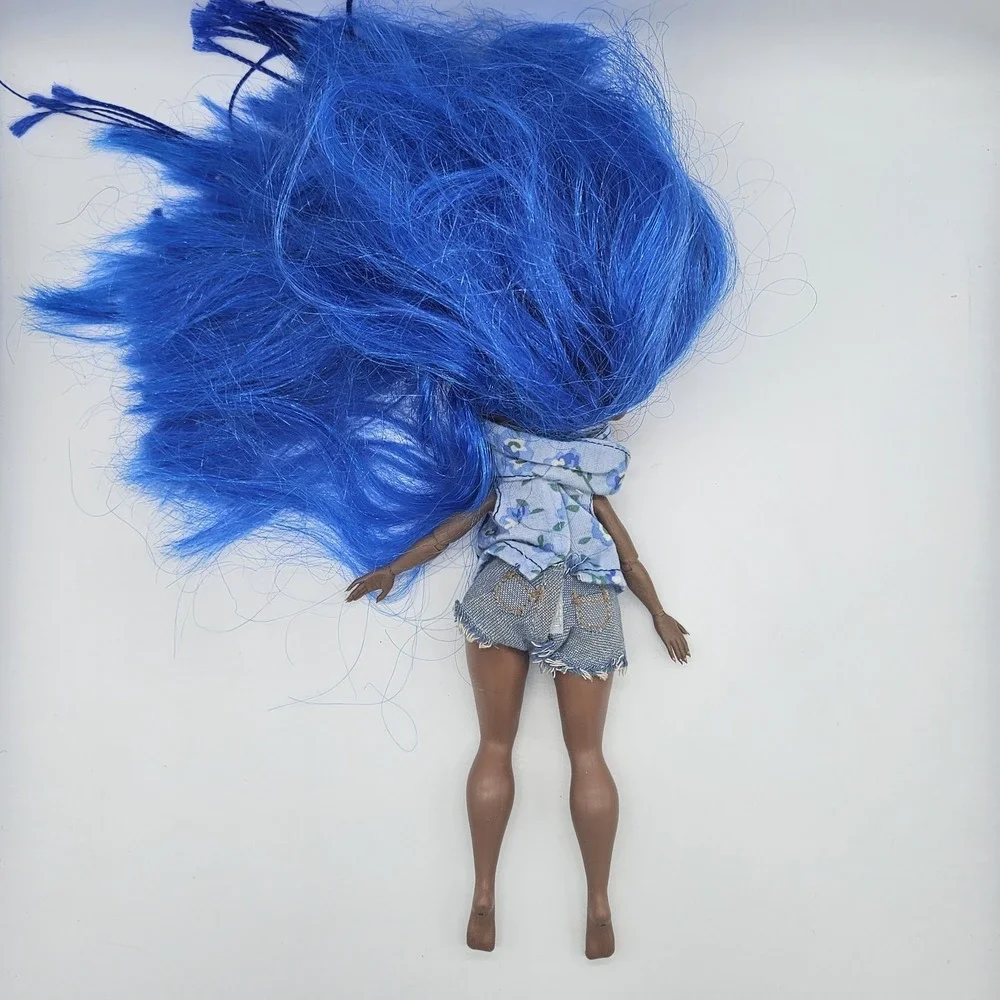 L.O.L. Surprise! OMG Fashion Doll Blue Hair 59 Hoodie Denim Shorts